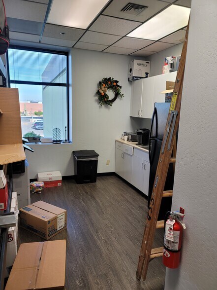 More Photos Of 7580 E Gray Rd, Scottsdale Office For Lease