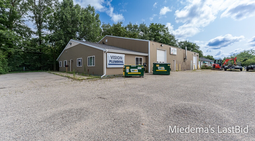 More Photos Of 409 Lentz Ct, Lansing Auto Repair For Sale