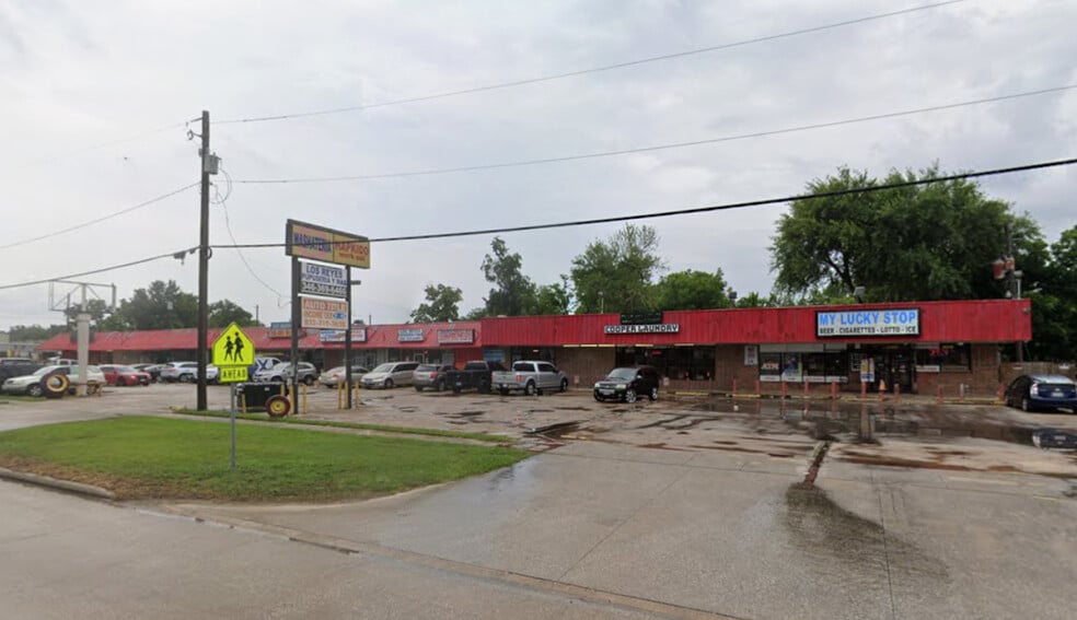 Primary Photo Of 7013 N Shepherd Dr, Houston Unknown For Lease