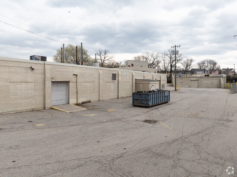More Photos Of 6000 Fernview Ave, Cincinnati Unknown For Lease