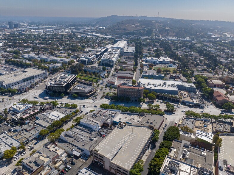 More Photos Of 3847 Main St, Culver City Storefront Retail Office For Lease