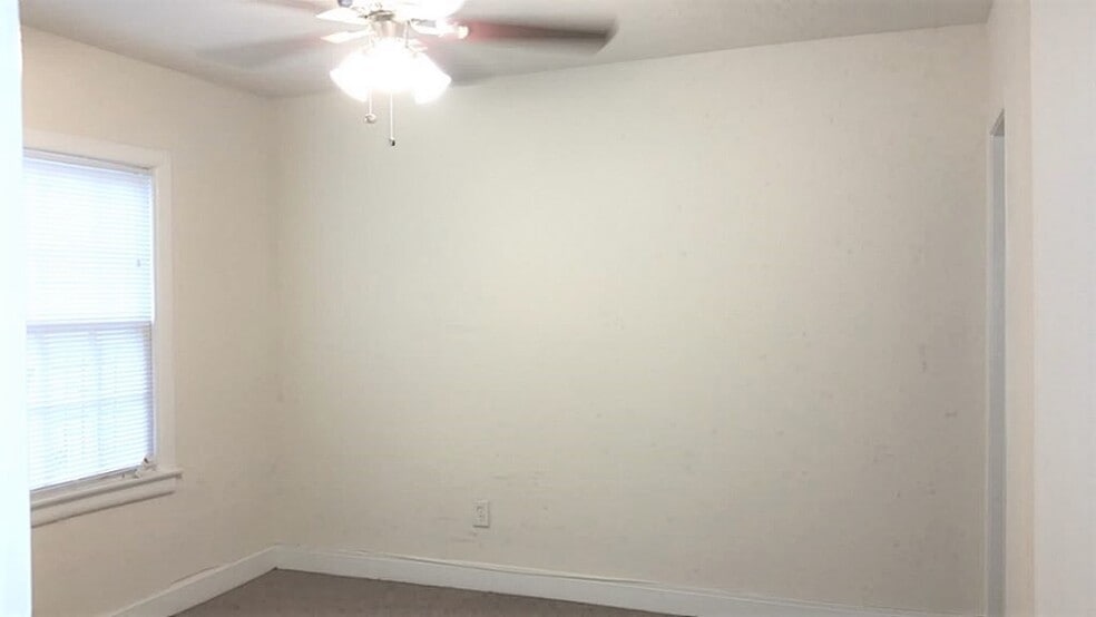 More Photos Of 704 E 22nd St, Houston Apartments For Sale