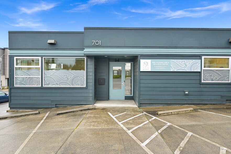 Primary Photo Of 701 E Holly St, Bellingham Office For Sale