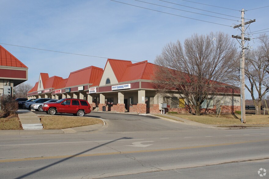 Primary Photo Of 2223-2323 Louisiana St, Lawrence Unknown For Lease