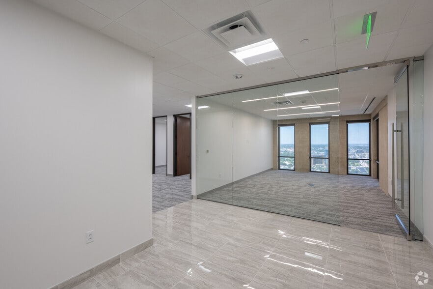 More Photos Of 801 Cherry St, Fort Worth Office For Lease