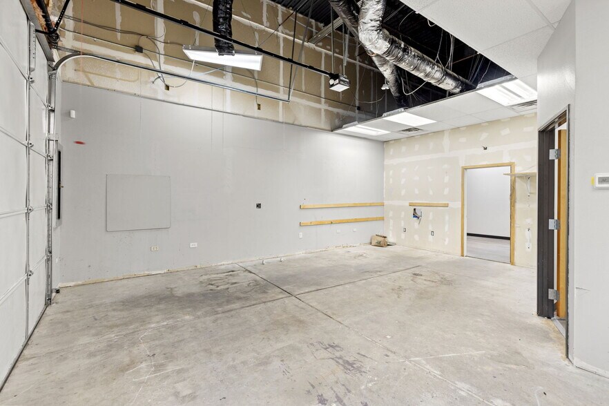 More Photos Of 275 Waneka Pky, Lafayette Freestanding For Lease