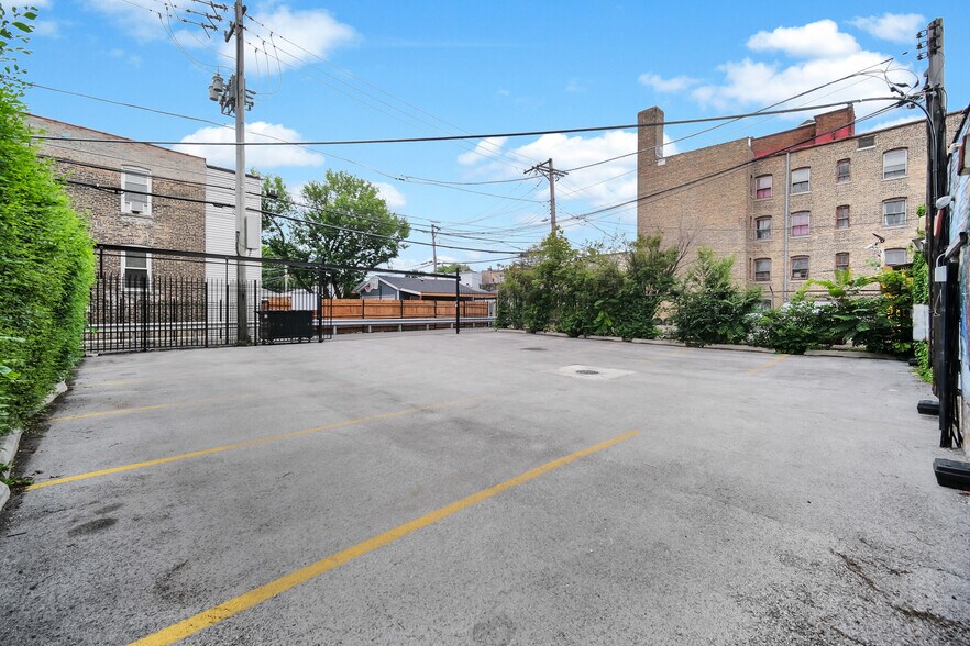 More Photos Of 3909 W Fullerton Ave, Chicago Medical For Sale