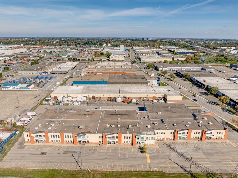 More Photos Of 1415-1531 St Berlier, Laval Warehouse For Lease