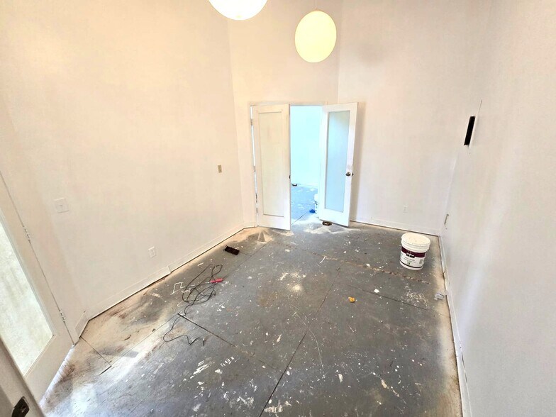 More Photos Of 5800-5820 N University Dr, Fort Lauderdale Storefront Retail Office For Lease