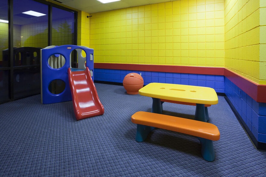 More Photos Of 5217 E Terrace Dr, Madison Hotel For Sale