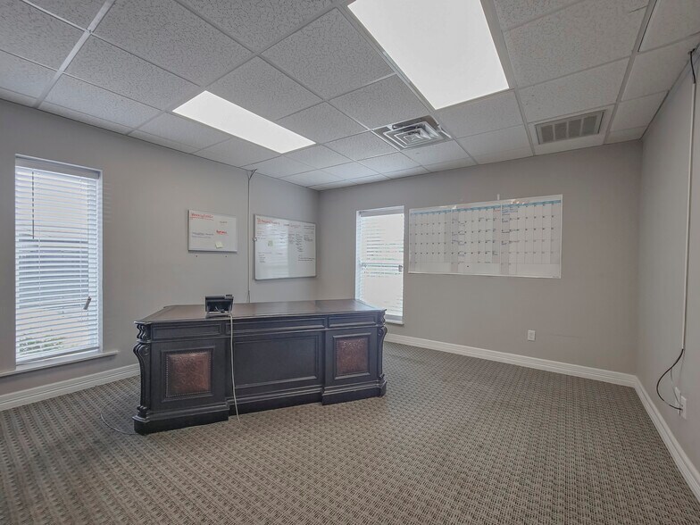 More Photos Of 6001 Nw Expressway, Oklahoma City Office For Sale
