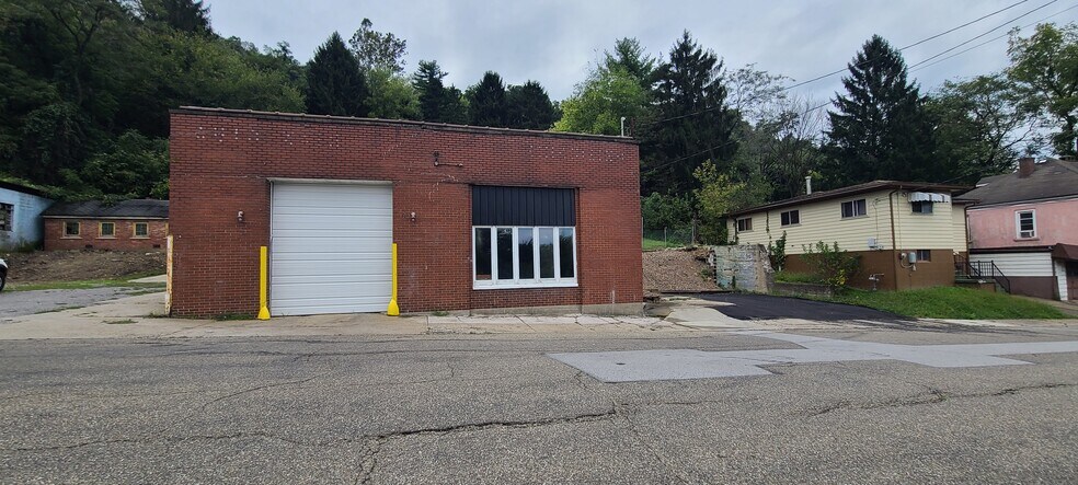 More Photos Of 515 N Lincoln Ave, Bridgeport Light Manufacturing For Lease