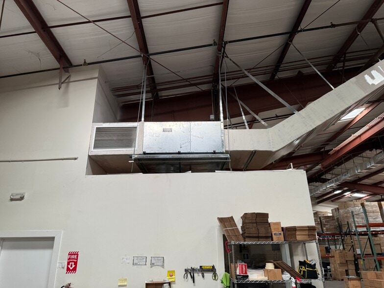 More Photos Of 7168 15th St E, Sarasota Manufacturing For Sale