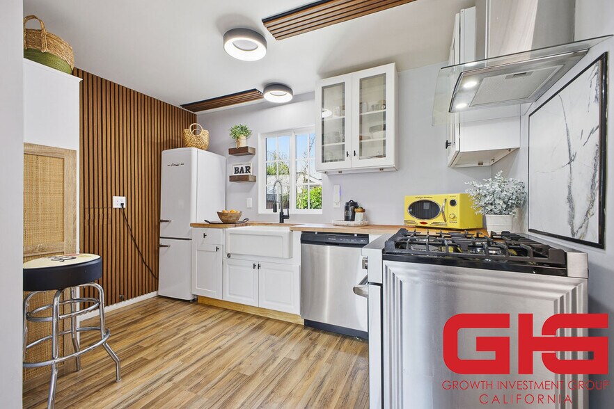 More Photos Of 261 N Oak Ave, Pasadena Multifamily For Sale