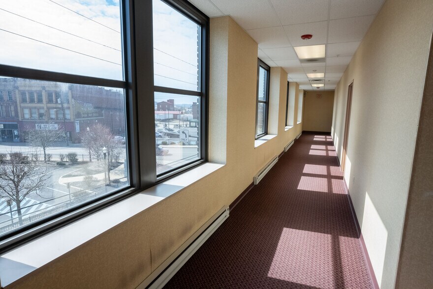 More Photos Of 253 E Washington St, New Castle Office For Lease