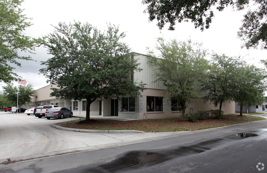 Primary Photo Of 2427 Porter Lake Dr, Sarasota Flex For Sale
