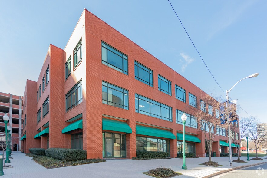 More Photos Of 1040 Park Ave, Baltimore Office For Sale