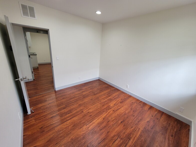 More Photos Of 3231 Waring Ct, Oceanside Medical For Sale