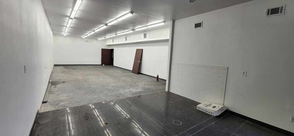 More Photos Of 1709 Stocker St, North Las Vegas Warehouse For Lease