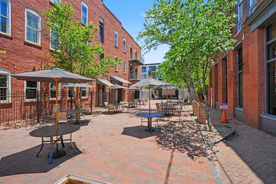 More Photos Of 512-514 Martin Luther King Jr Blvd, Savannah Storefront Retail Residential For Lease