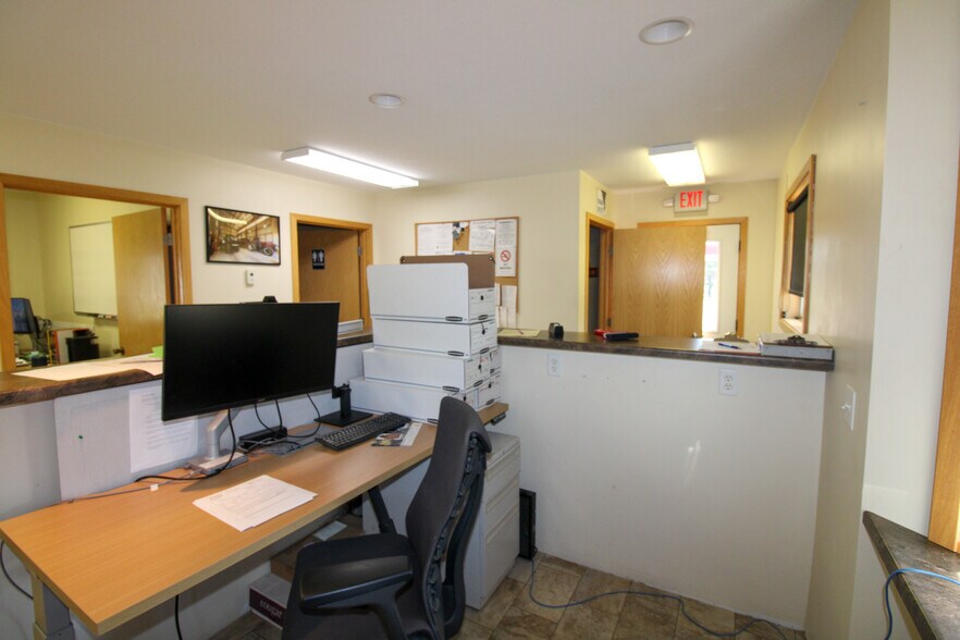 More Photos Of 107 8th Ave SW, Kasson Specialty For Sale