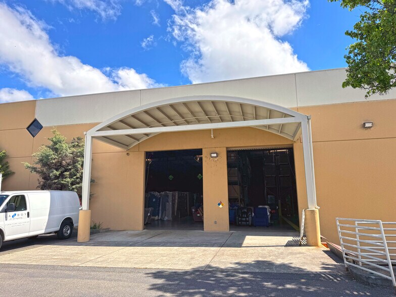 More Photos Of 5555 Skylane Blvd, Santa Rosa Warehouse For Lease
