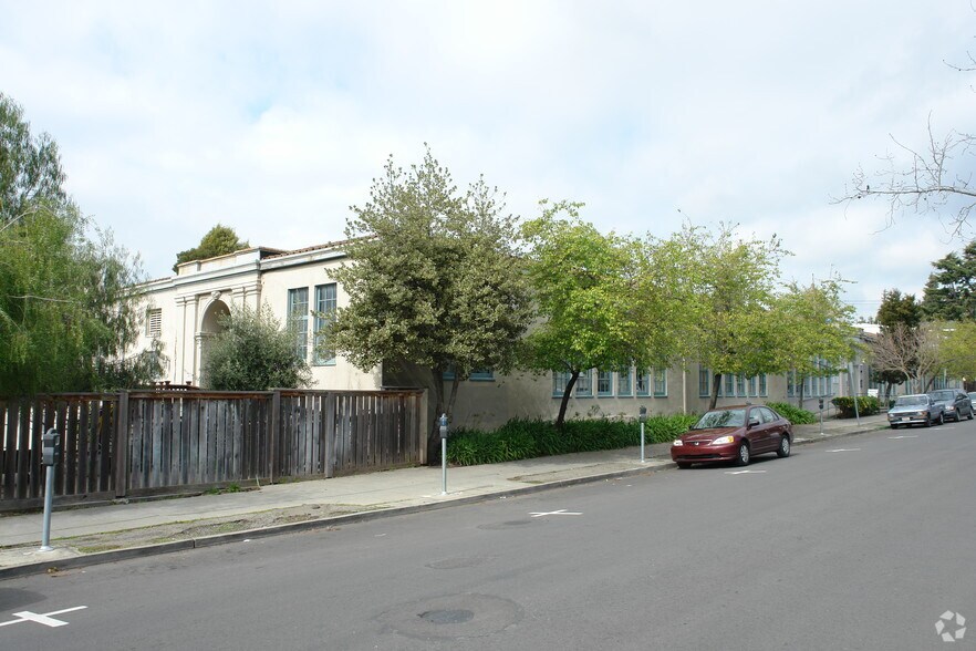More Photos Of 1414 Walnut St, Berkeley Schools For Sale