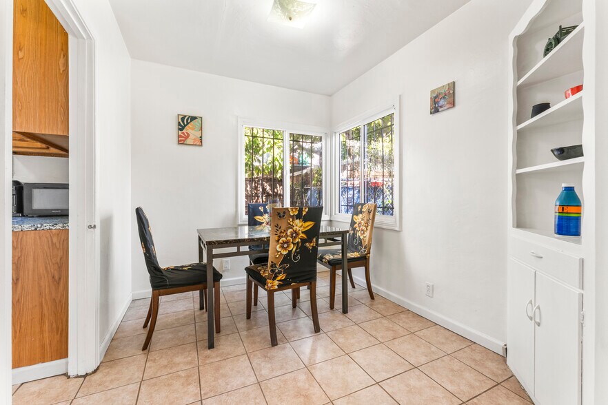 More Photos Of 6504 Bancroft Ave, Oakland Apartments For Sale