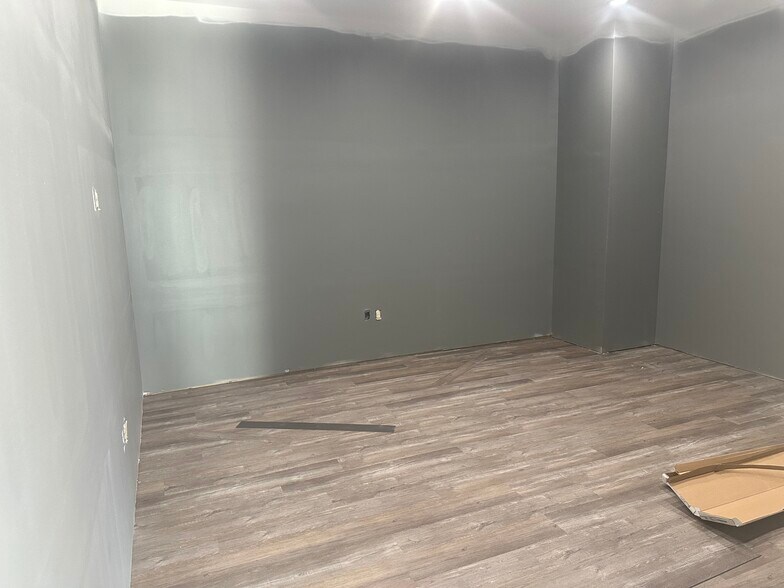 More Photos Of 9108 Warren H Abernathy Hwy, Spartanburg Light Manufacturing For Lease