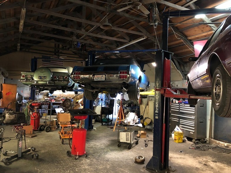 More Photos Of 8850 NE Sandy Blvd, Portland Auto Repair For Sale