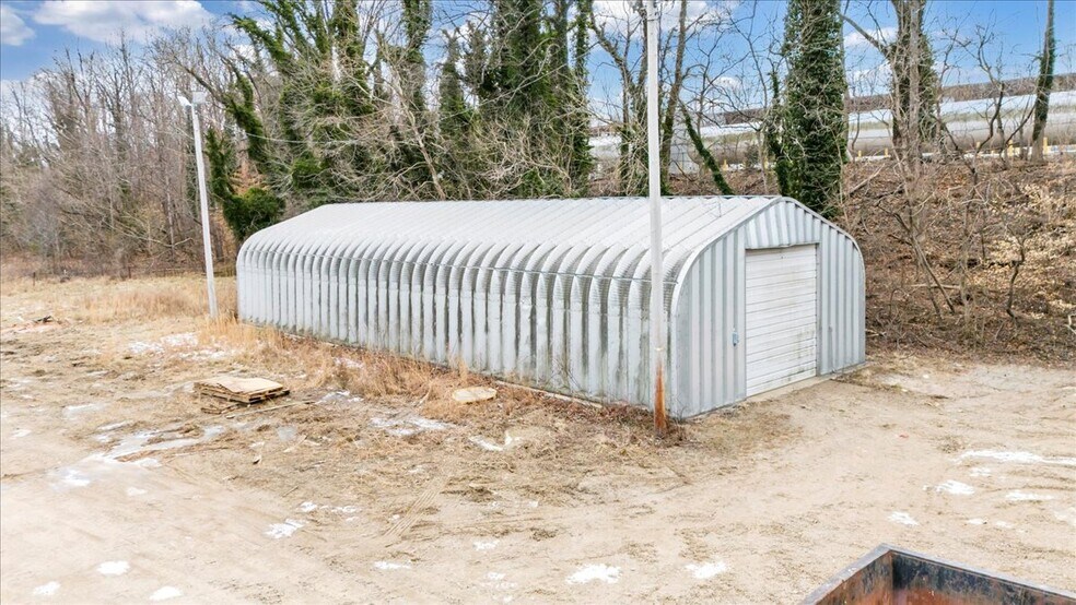 More Photos Of 650 Frith Dr, Ridgeway Manufacturing For Lease