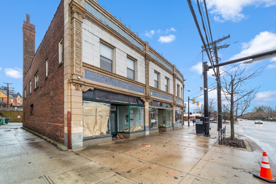 More Photos Of 2800-2806 Mayfield Rd, Cleveland Heights Storefront Retail Office For Sale