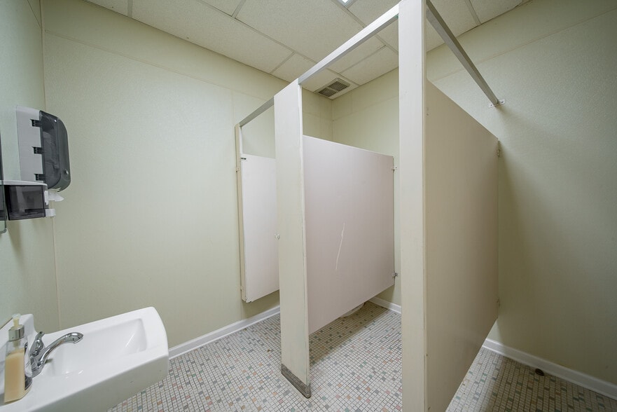 More Photos Of 4323 Primrose Rd, Columbus Religious Facility For Sale