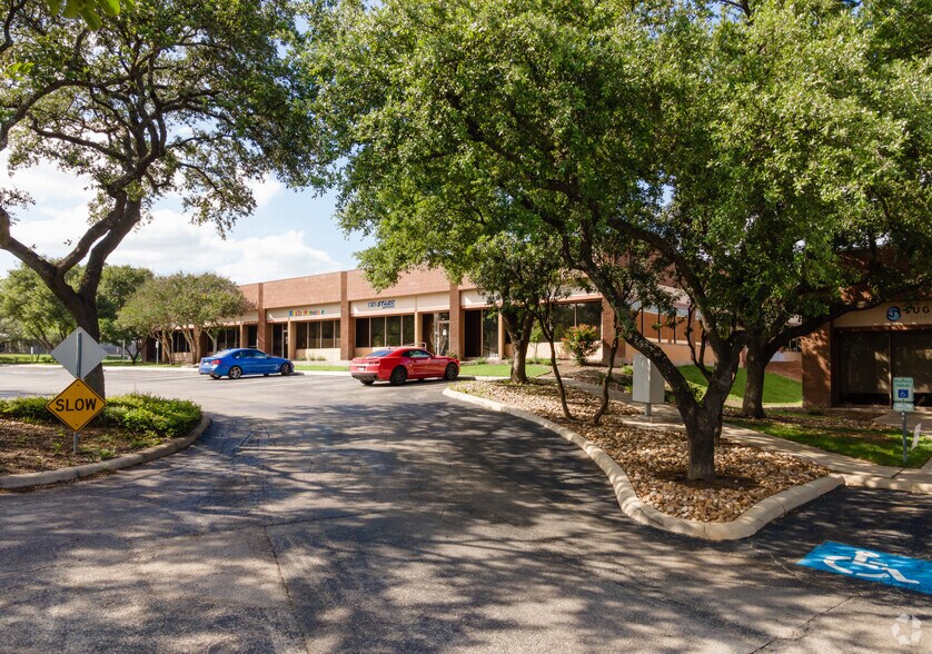 More Photos Of 121 Interpark Blvd, San Antonio Unknown For Lease
