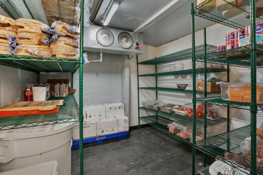 More Photos Of 4050 Main St, Bridgeport General Retail For Sale