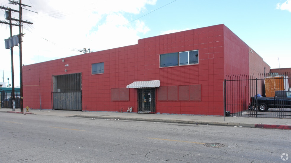 More Photos Of 2021 E 25th St, Los Angeles Manufacturing For Sale