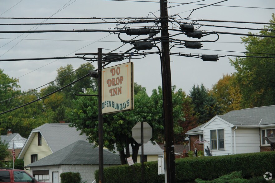 More Photos Of 2615 Freeport Rd, Natrona Heights Bar For Lease