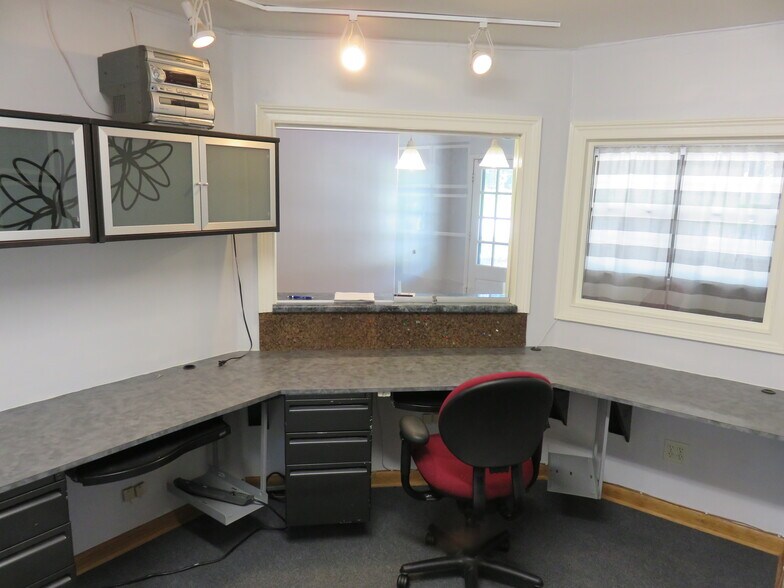 More Photos Of 1239 W Main St, Jenks Medical For Sale