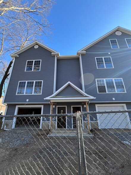 More Photos Of 15 Colby Ct, New Haven Multifamily For Sale