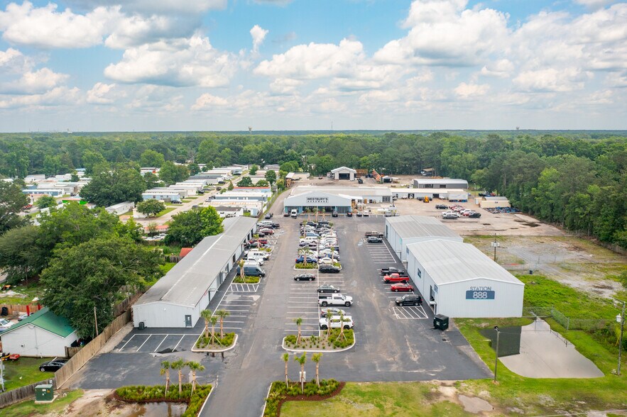 Primary Photo Of 888 College Park Rd, Summerville Unknown For Lease