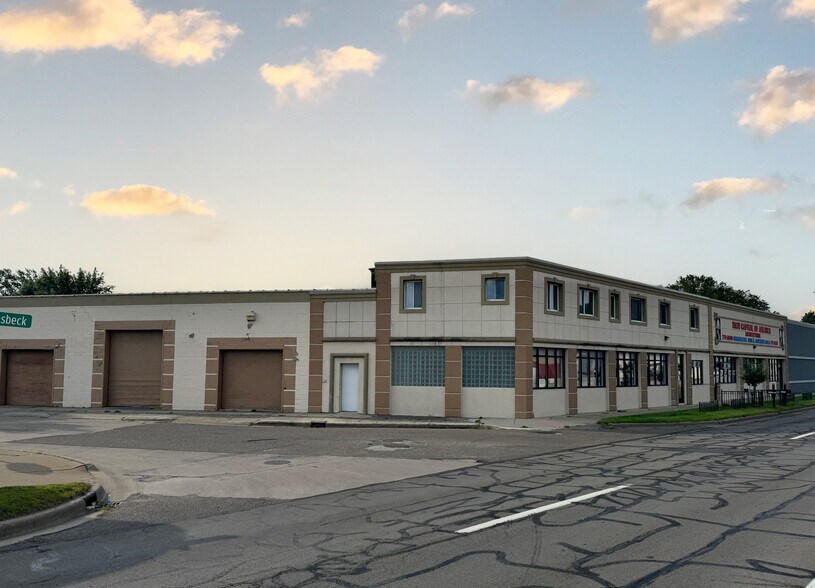 Primary Photo Of 21550-21564 Groesbeck Hwy, Warren Manufacturing For Sale
