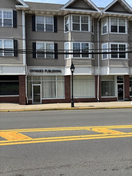 More Photos Of 50 Barnum Ave, Port Jefferson Apartments For Lease