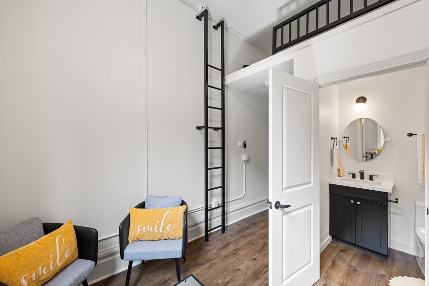 More Photos Of 509 Park Blvd, San Diego Apartments For Sale