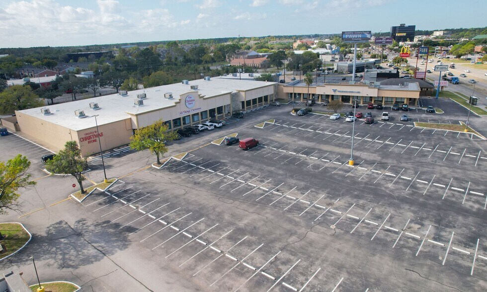 More Photos Of 211-265 W FM-1960, Houston Unknown For Lease