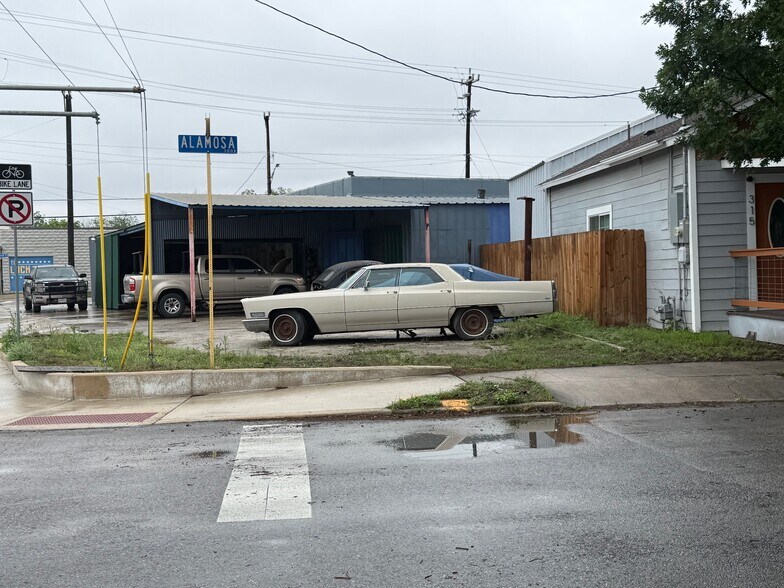 More Photos Of 702 Roosevelt Ave, San Antonio Auto Repair For Sale