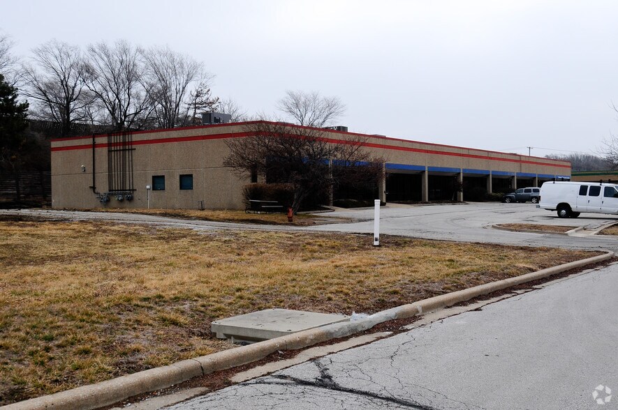 More Photos Of 9668-9680 Marion Rdg, Kansas City Light Manufacturing For Lease