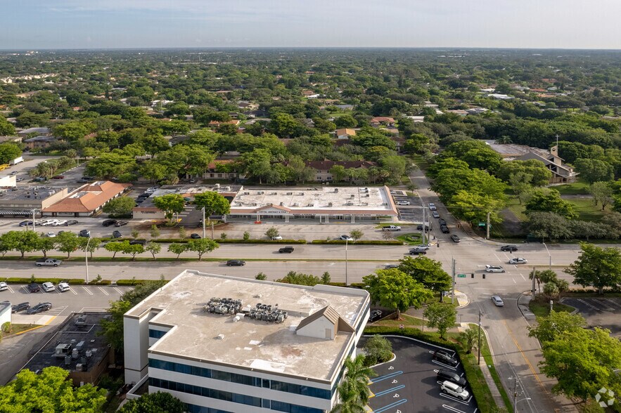 More Photos Of 10101-10121 W Sample Rd, Coral Springs Unknown For Lease