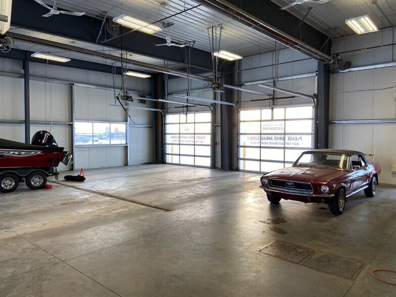 More Photos Of 10101 112 St, Grande Prairie Auto Dealership For Sale