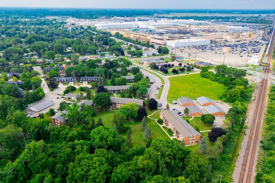 More Photos Of 3651 Balfour Ct, Flint Multifamily For Sale