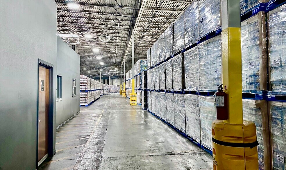 More Photos Of 1629 World Trade Center Loop, Laredo Distribution For Lease